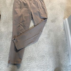 Pull on NYDJ pants, machine washable, very lightly worn
